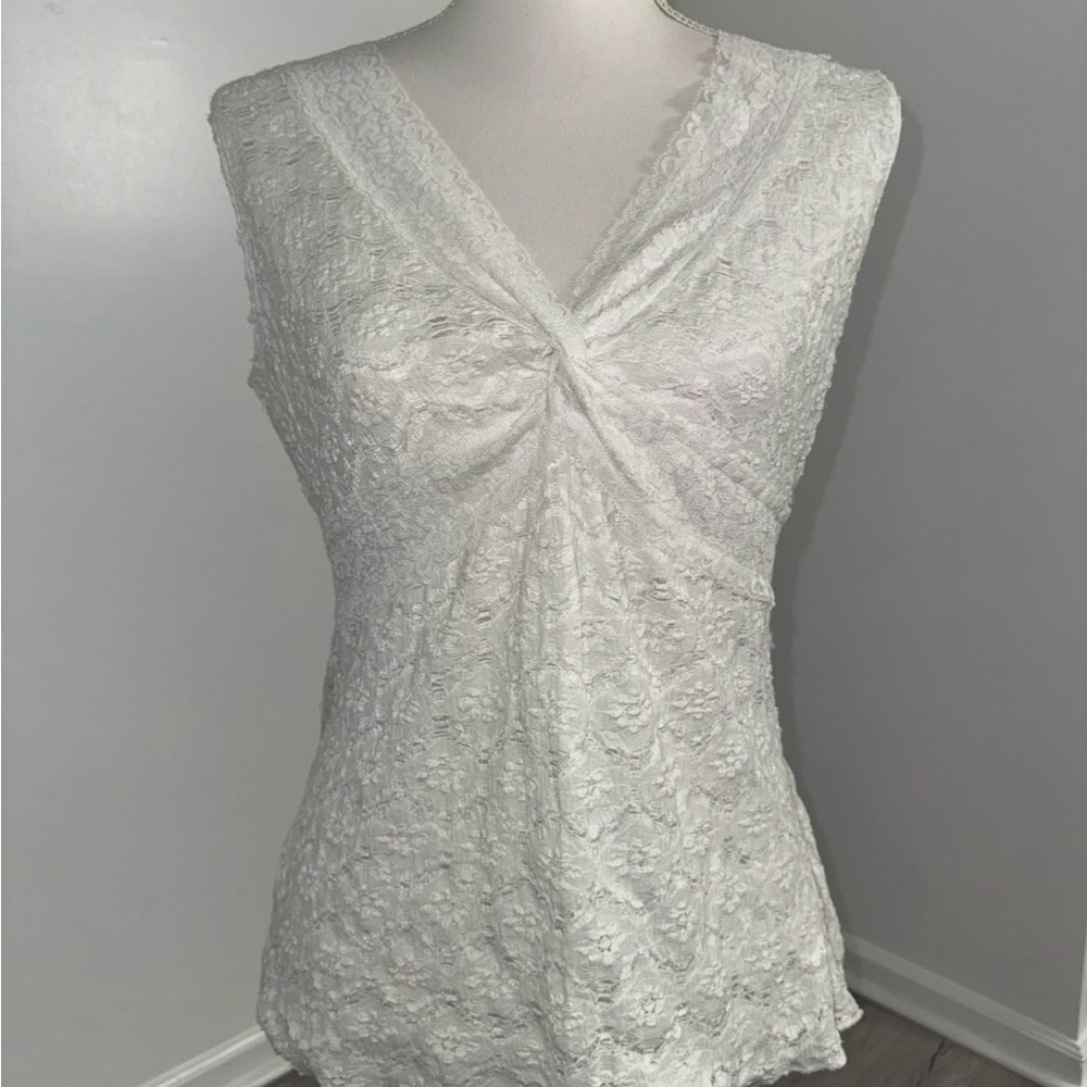 Dressbarn White Lace Sleeveless V Neck Top Ruched Bust‎ Lined Size L